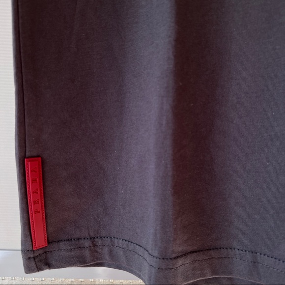 Prada Men’s T-shirt - Dark Gray Medium Short Sleeve Tee Thin Light Weight - Picture 5 of 5